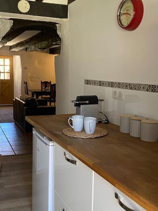 Spacious 1 Bed Home With Shared Pool Champagnac-la-Rivière 외부 사진