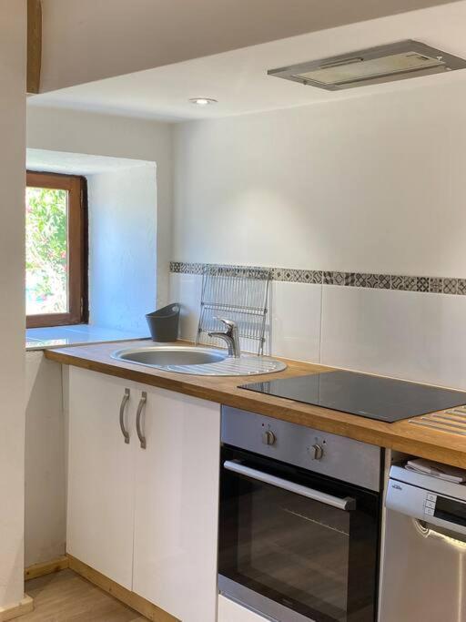Spacious 1 Bed Home With Shared Pool Champagnac-la-Rivière 외부 사진