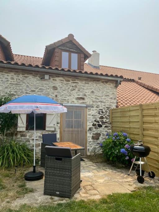 Spacious 1 Bed Home With Shared Pool Champagnac-la-Rivière 외부 사진